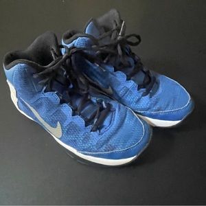 NIKE AIR WITHOUT A DOUBT 759982 400 BLUE/WHITE YOUTH SHOES sz 6.5 Y W/BOX.